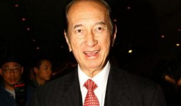 何鸿燊爆料记者是谁啊视频,独家视频曝光幕后真相