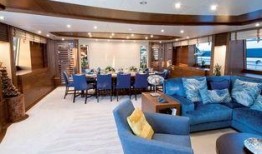 最新爆料游艇图片高清大图,最新游艇高清大图揭秘顶级水上豪宅风采