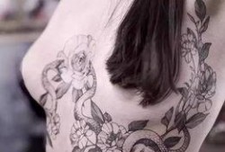 纹身女生网红吃瓜视频,揭秘娱乐圈幕后真相